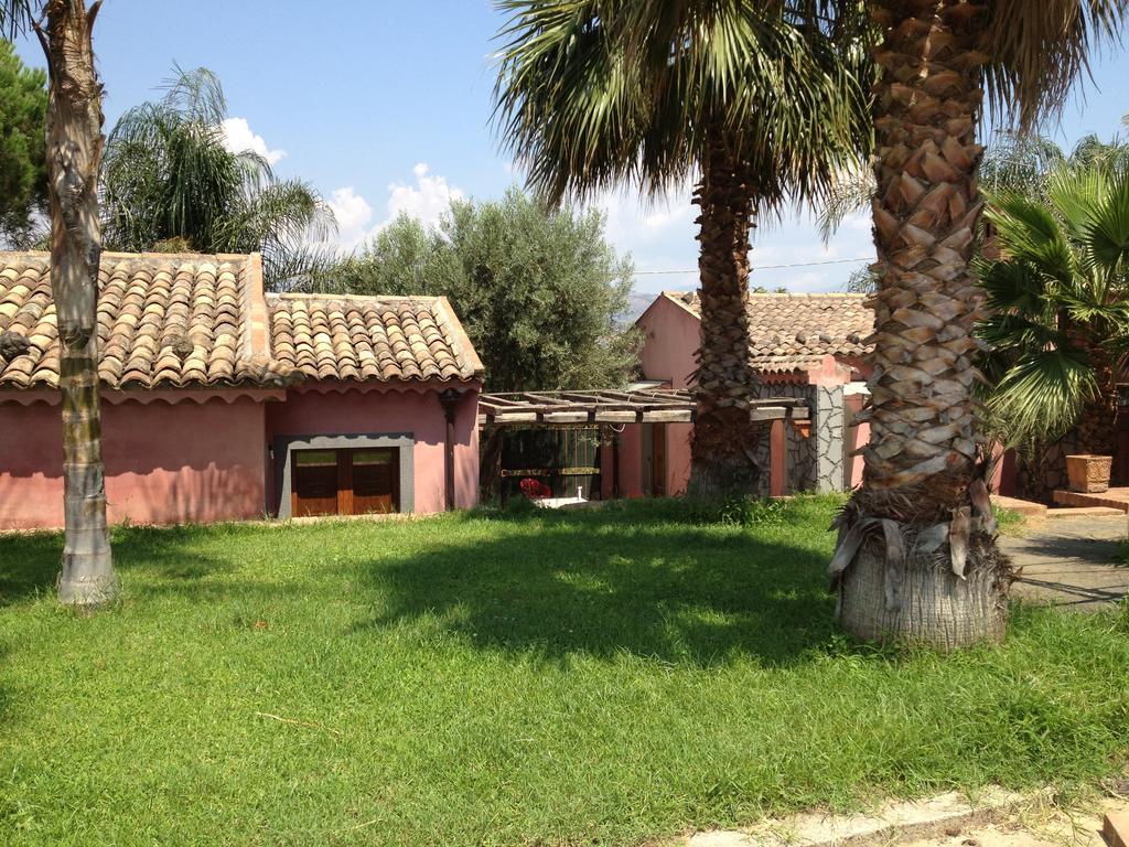 Villa Del Nespolo Fiumefreddo di Sicilia Exterior photo