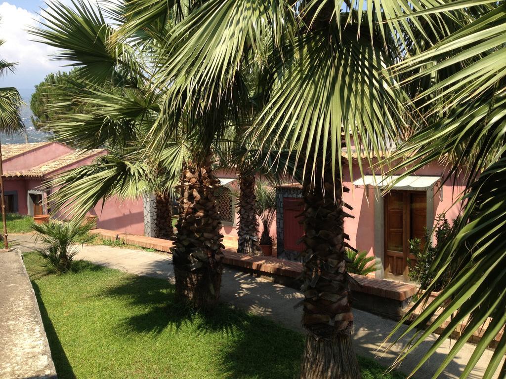 Villa Del Nespolo Fiumefreddo di Sicilia Exterior photo