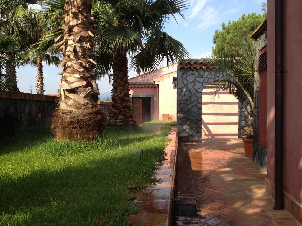 Villa Del Nespolo Fiumefreddo di Sicilia Exterior photo